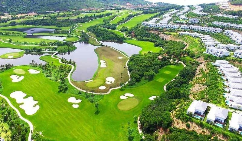 Sân Golf Vin Vũ Yên: Đa Dạng Địa Hình